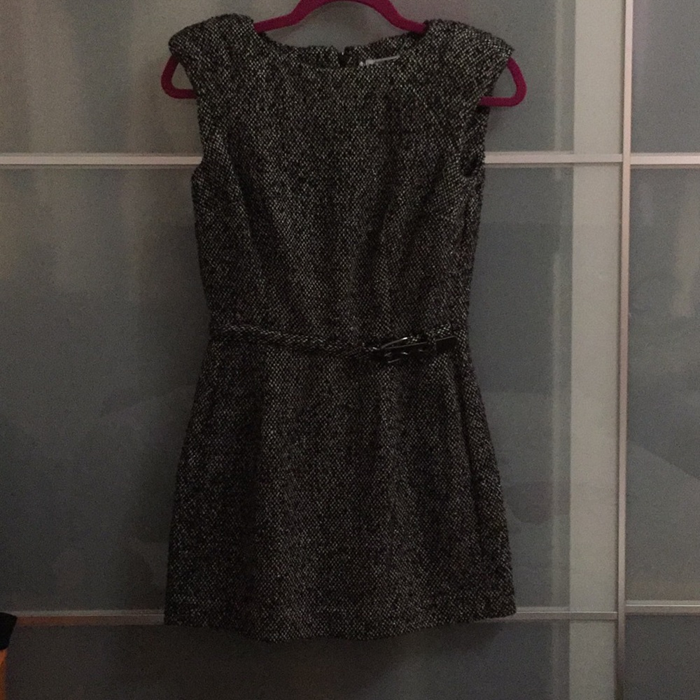 Jennifer Lopez sleeveless dress